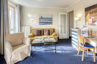 Ferienwohnung Ostseesonne mit Balkon - direkt an der Ostsee gelegen - Zingst - 6