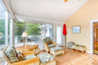 The Waterfront Gem with Dock in Osage Beach! - Osage Beach - 4