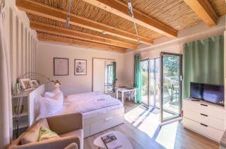 Ferienhaus Kleine Sommerliebe - mit Garten am Radwanderweg - Warenshof - 0