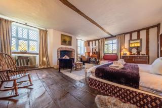 Spectacular thousand year old Medieval manor house - Flemings Hall - Ipswich - 7