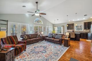 Mariposa Moon Cottage at Sleepy Creek - Wifi, Deck, Fire Pit, Creekside, View - Berkeley Springs - 1