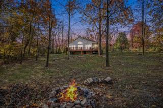Mariposa Moon Cottage at Sleepy Creek - Wifi, Deck, Fire Pit, Creekside, View - Berkeley Springs - 8