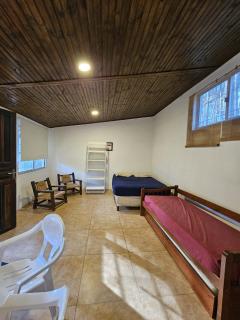 Bosque y playa en Jaureguiberry. Cabaña monoambiente para 4 personas - 7