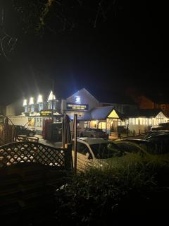 High Corner Hotel - Llanharan - 9
