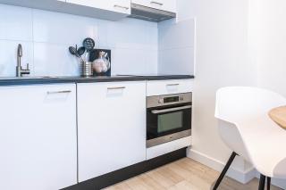 New Kitchen, Vibrant Home Close To Supermarket - 7