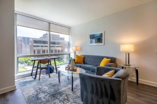 Modern Apt Close to Downtown - Stamford - 0