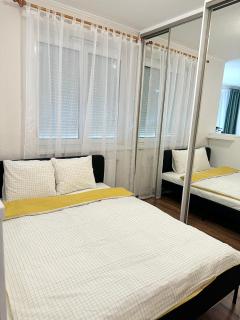 Serene Garden View Suite - Budapest - 3