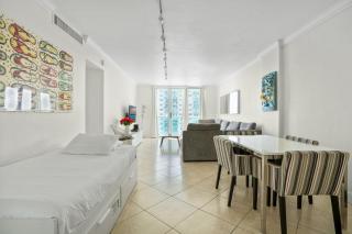 PROMO Komffy Home with King Bed & Ocean View at Tides 7th floor - 5