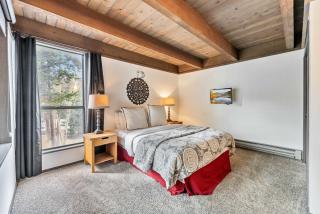 Bright Breck Condo Walk to Ski Lift and Shuttle - 7