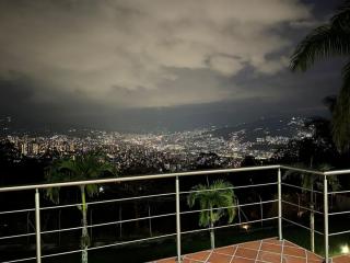 Poblado Villa Great views Nature Jacuzzi Security - 3
