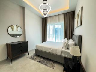 Luxury one-bedroom apartment with partial Burj Khalifa view - By SQTourism - Dubai - 2