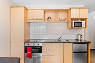 Central Retreat - Lake Taupo Holiday Apartment - Taupo - 2