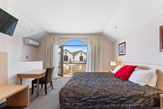 Central Retreat - Lake Taupo Holiday Apartment - Taupo - 1