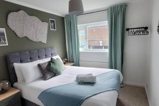 Modern 4 Bedroom House - Lemington - 4