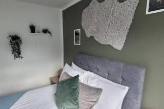 Modern 4 Bedroom House - Lemington - 2
