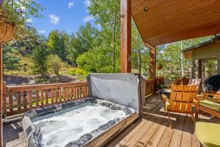 Mountain Luxury, Sleeps 10, Private Hot Tub, 15 Min to Canyons, Ideal for Family Getaways! - Park City - 7