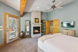 Mountain Luxury, Sleeps 10, Private Hot Tub, 15 Min to Canyons, Ideal for Family Getaways! - Park City - 5