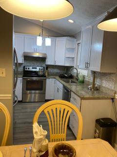 Charming Family Luxury Home - Winchester - 8
