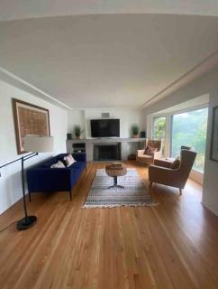 Coastal Los Angeles Retreat - Huge & Amazing Floor Plan in LA - 7