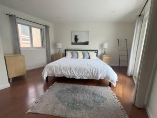 Coastal Los Angeles Retreat - Huge & Amazing Floor Plan in LA - 4