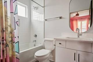 Ultimate Bach 10min to DT IG Walls Every Room - 2
