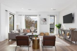 Luxury on the River 4 Beds 2.5 Bath, Walk to Downtown - 9