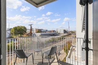 Luxury on the River 4 Beds 2.5 Bath, Walk to Downtown - Nashville - 2