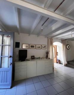The Arch House - Kymi - 6