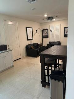 Luxury 1200 sqft 1bdrm retreat with den - Menifee - 6