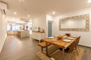 Modern Beautiful Pool And Sea Apt Qawra - Happy Rentals - Qawra - 5