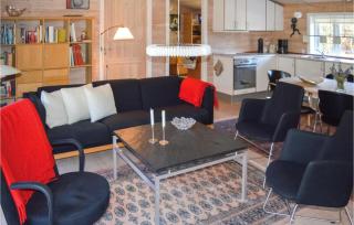 Two-Bedroom Holiday Home In Albak - 1