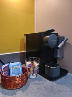 Lovely 2 Bed Apartment+Parking&Workstation&Balcony - 4