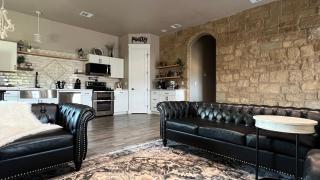 The Shophouse at Transplant Acres - Bandera - 0