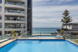Oceanfront Designer Home Sea Views Pool and Gym - Mount Maunganui - 8