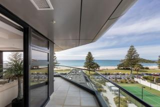 Oceanfront Designer Home Sea Views Pool and Gym - Mount Maunganui - 2