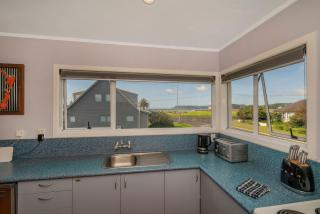 Across the Road to the Beach - Apartment - 8