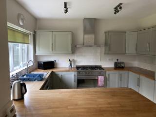 Large 4 bed detached house with parking - Newark upon Trent - 3