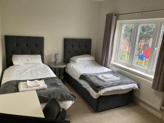 Large 4 bed detached house with parking - Newark upon Trent - 6