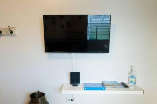 203-Tranquil Renovated Charm in the City, Near the Beach with Free parking - San Juan - 6