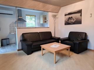 Ferienhaus mit Terrasse mitten im Grünen - Altwarp - 2
