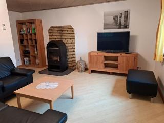 Ferienhaus mit Terrasse mitten im Grünen - Altwarp - 1
