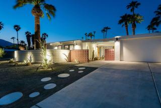 Retro Chic Oasis Saltwater Pool Spa & Mnt Views - Palm Springs - 1
