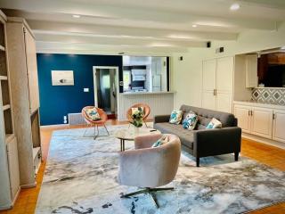 Pacific Dreams at Woodland Hills - 8 BR with Pool & Hot Tub - 1
