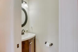 Warrenton Gem Walk to Downtown! - Warrenton - 2