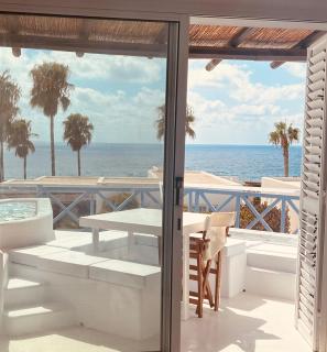 Sunset Deluxe Villa and Studios - 1