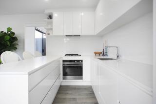 Three Pines - 300m to town - February treat - Book 3 nights, pay for only 2 - your extra night is on us - Kiama - 7