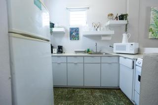 201-Vintage Modern Haven in the City, Near the Beach with Free Parking - 2