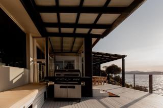 Beachfront Paradise in Opossum Bay - South Arm - 7