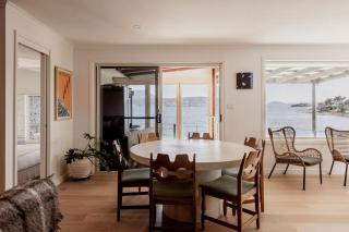 Beachfront Paradise in Opossum Bay - South Arm - 5