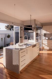 Oceanview oasis in Opossum Bay - South Arm - 5
